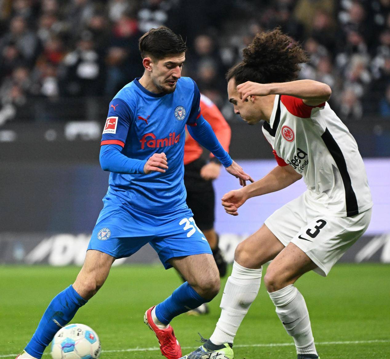 包含法兰克福队员受轻伤，德甲季后赛前景堪忧的词条